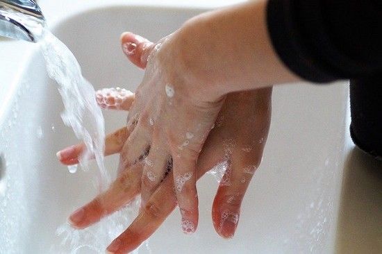 Bien se laver les mains, rituel d'hygiène